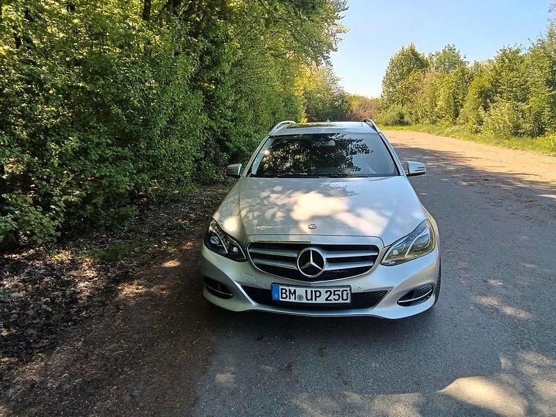 Gebraucht Mercedes E350 Avantgarde 258 PS (189 kW) 2014 Silber Limousine