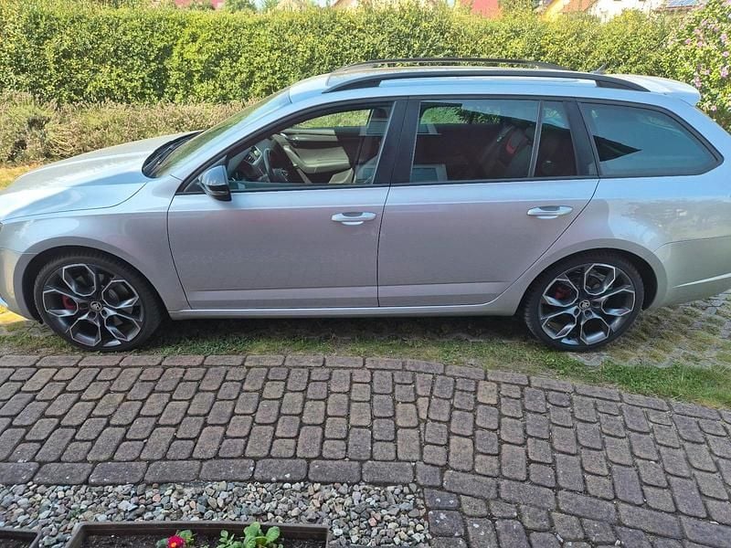 Gebraucht Skoda Octavia RS 184 PS (135 kW) 2014 Silber Kleinwagen