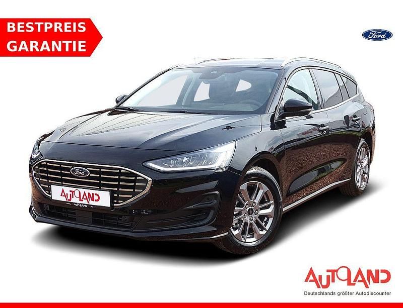 Magnetic grau metallic (metallic) Gebraucht 2023 Ford Focus Kombi | 23.490 € (Etwas zu teuer) - Bild 1/4