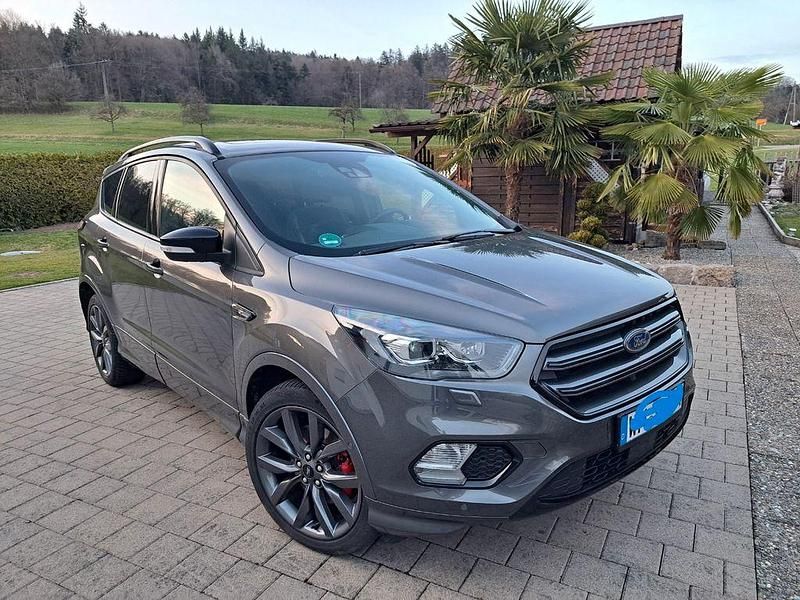 Gebraucht Ford Kuga ST-Line 179 PS (131 kW) 2019 Grau SUV