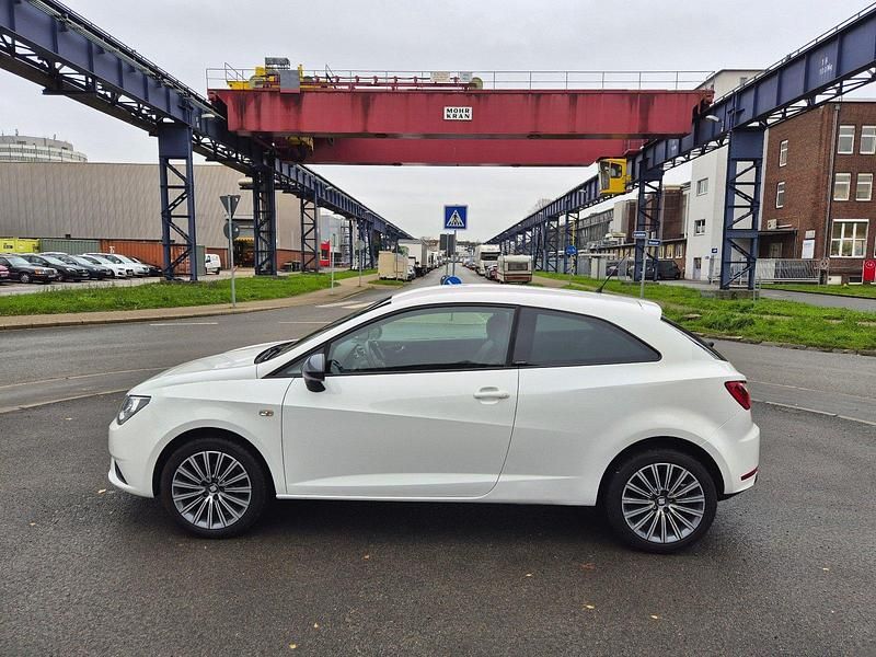 Weiß Gebraucht 2016 Seat Ibiza CONNECT Kleinwagen | 6.990 € (Fairer Preis) - Bild 1/4