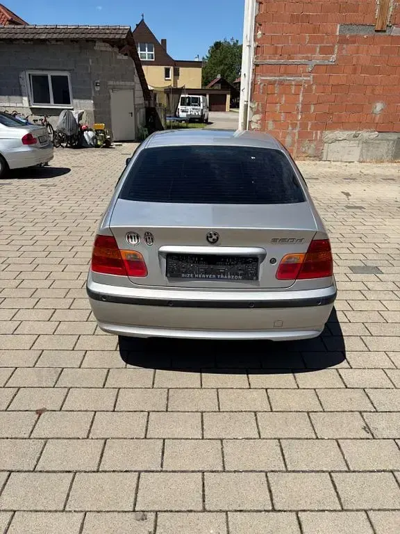 Gebraucht BMW 320 150 PS (110 kW) 2003 Silber Limousine