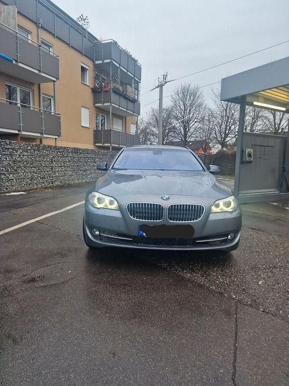 Gebraucht BMW 520 184 PS (135 kW) 2012 Grau Kombi