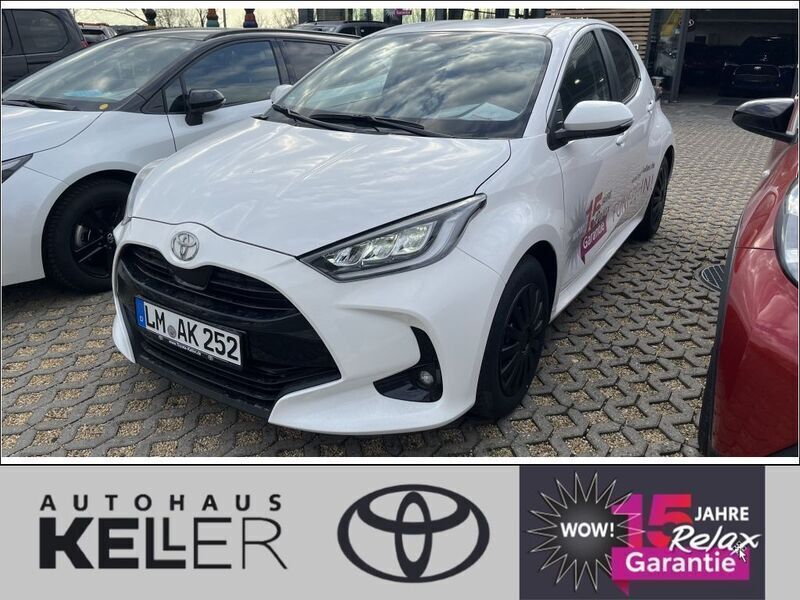 Schneeweiß Neu 2025 Toyota Yaris Hybrid Kleinwagen | 27.290 € (Etwas zu teuer) - Bild 1/4