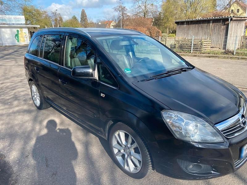Gebraucht Opel Zafira Innovation 140 PS (102 kW) 2011 Schwarz Van / Kleinbus