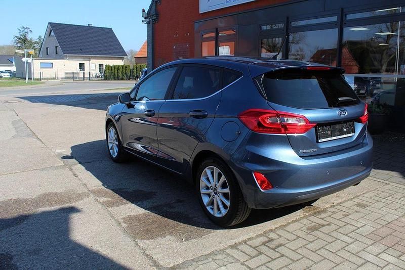 Gebraucht Ford Fiesta Titanium 101 PS (74 kW) 2019 Blau Kleinwagen