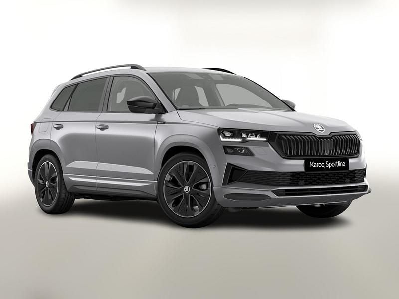Brillantsilber metallic Neu 2025 Skoda Karoq SUV | 41.612 € (Fairer Preis) - Bild 1/4