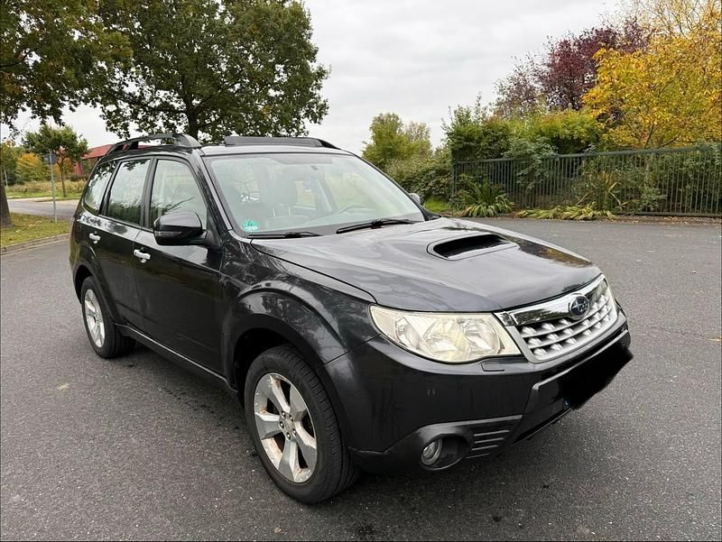Grau Gebraucht 2013 Subaru Forester SUV | 2.200 € (Fairer Preis) - Bild 1/4