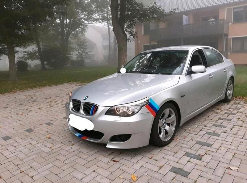 Gebraucht BMW 523 180 PS (132 kW) 2008 Silber Limousine