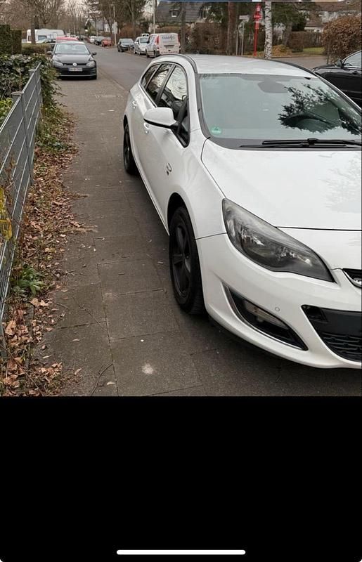 Usado Opel Astra 165 HP (121 kW) 2012 Branco Carrinha