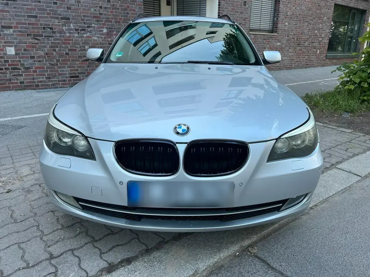 Gebraucht BMW 525 197 PS (144 kW) 2009 Silber Kombi