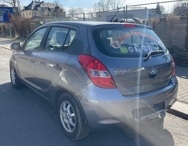 Gebraucht Hyundai i20 78 PS (57 kW) 2009 Grau Kleinwagen
