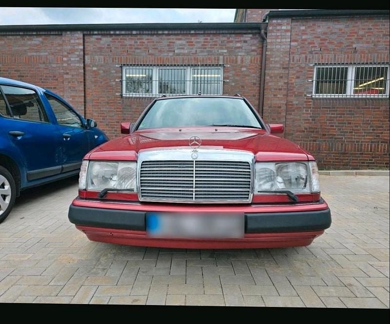 Gebraucht Mercedes E300 179 PS (131 kW) 1992 Rot Kombi