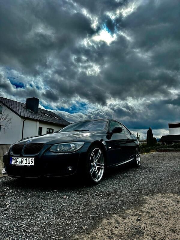 Schwarz Gebraucht 2013 BMW 325 M Sport Coupé | 16.500 € - Bild 1/4