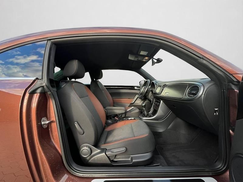 Gebraucht VW Beetle Allstar 105 PS (77 kW) 2016 Dark bronze metallic (metallic) Kleinwagen