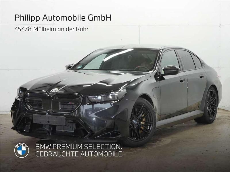 Black sapphire metallic Gebraucht 2024 BMW M5 Performance Limousine | 133.880 € - Bild 1/4