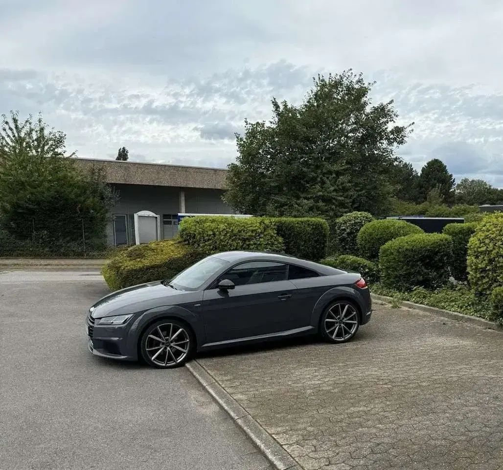Gebraucht Audi TT Design 230 PS (169 kW) 2016 Grau Coupé