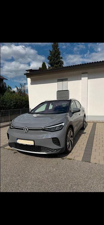 Grau Gebraucht 2022 VW ID.4 Pro SUV | 28.900 € (Guter Preis) - Bild 1/4