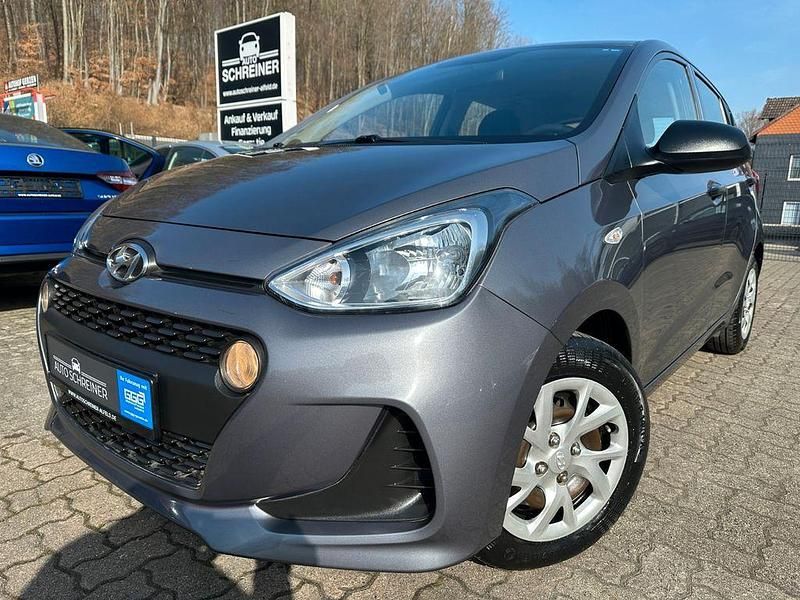 Gebraucht Hyundai i10 Classic 67 PS (49 kW) 2018 Grau Kleinwagen