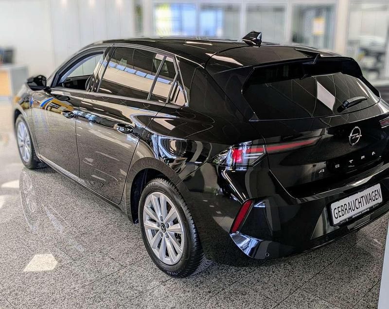 Gebraucht Opel Astra Elegance 131 PS (96 kW) 2023 (karbon schwarz Kleinwagen