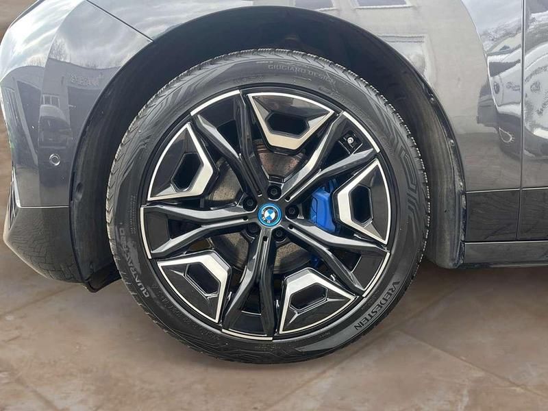 Gebraucht BMW iX 384 kW (523 PS) 2023 Sophistograu brillanteffekt SUV