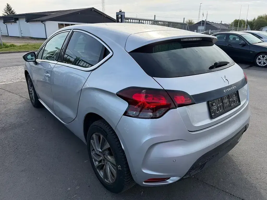 Gebraucht Citroën DS4 So Chic 111 PS (81 kW) 2012 Grau Kleinwagen
