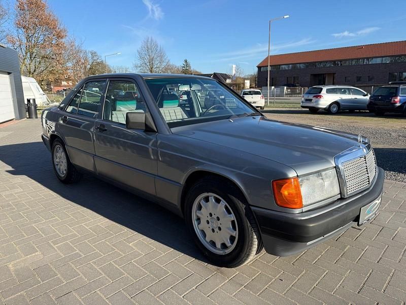 Gebraucht Mercedes 190 122 PS (89 kW) 1993 Grau Limousine