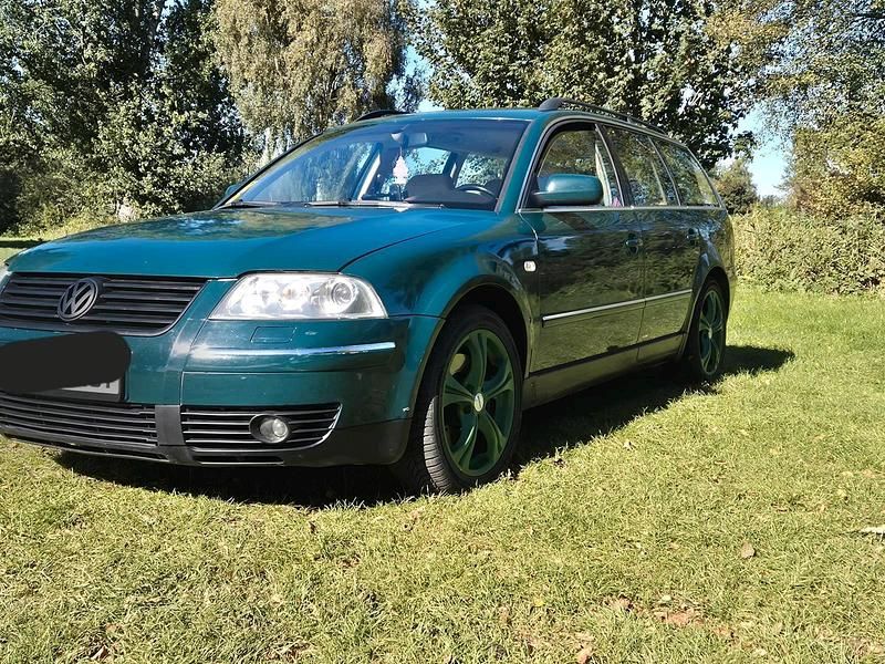 Grün Gebraucht 2001 VW Passat Kombi | 4.600 € - Bild 1/4