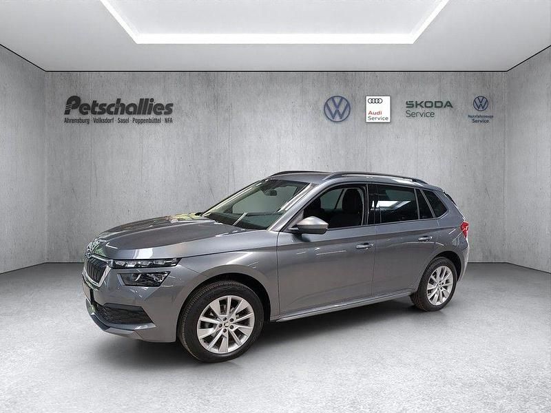 Grau Gebraucht 2023 Skoda Kamiq Style SUV | 25.590 € (Etwas zu teuer) - Bild 1/4