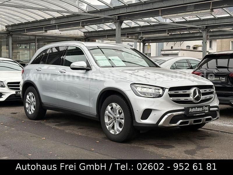 Silber Gebraucht 2019 Mercedes GLC220 SUV | 28.990 € (Guter Preis) - Bild 1/4