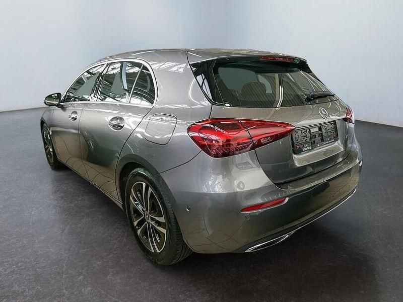Gebraucht Mercedes A200 Progressive 163 PS (119 kW) 2024 Grau Limousine
