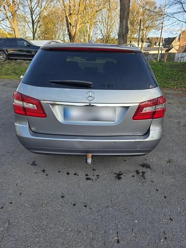 Gebraucht Mercedes E220 170 PS (125 kW) 2010 Grau Kombi