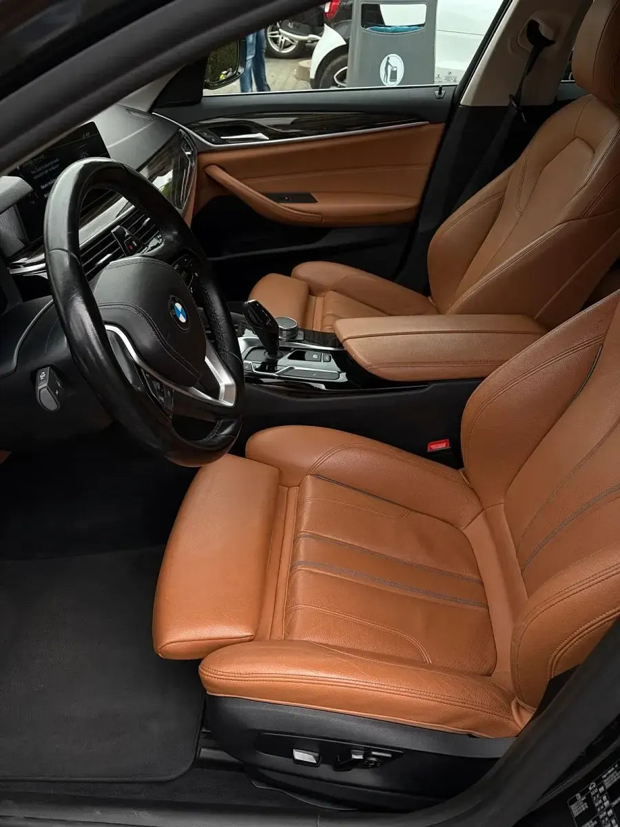 Gebraucht BMW 520 Sport Line 190 PS (139 kW) 2017 Grau Limousine