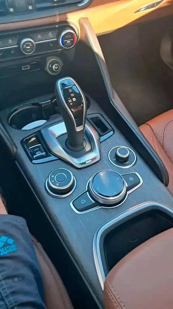 Second-hand Alfa Romeo Giulia 280 CP (205 kW) 2021 Alb Berlinǎ