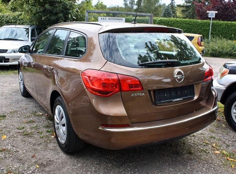 Gebraucht Opel Astra Style 116 PS (85 kW) 2016 Braun Kombi