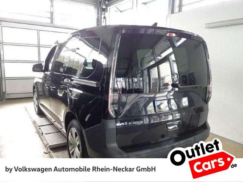 Gebraucht VW Caddy Basis 122 PS (89 kW) 2021 Deep black perleffekt Van / Kleinbus