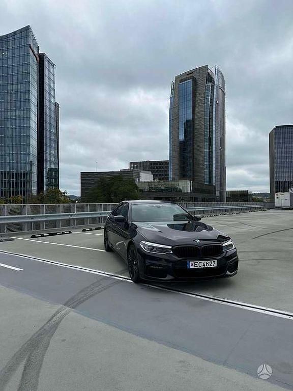 Schwarz Gebraucht 2018 BMW 530e iPerformance Limousine | 23.000 € (Fairer Preis) - Bild 1/4