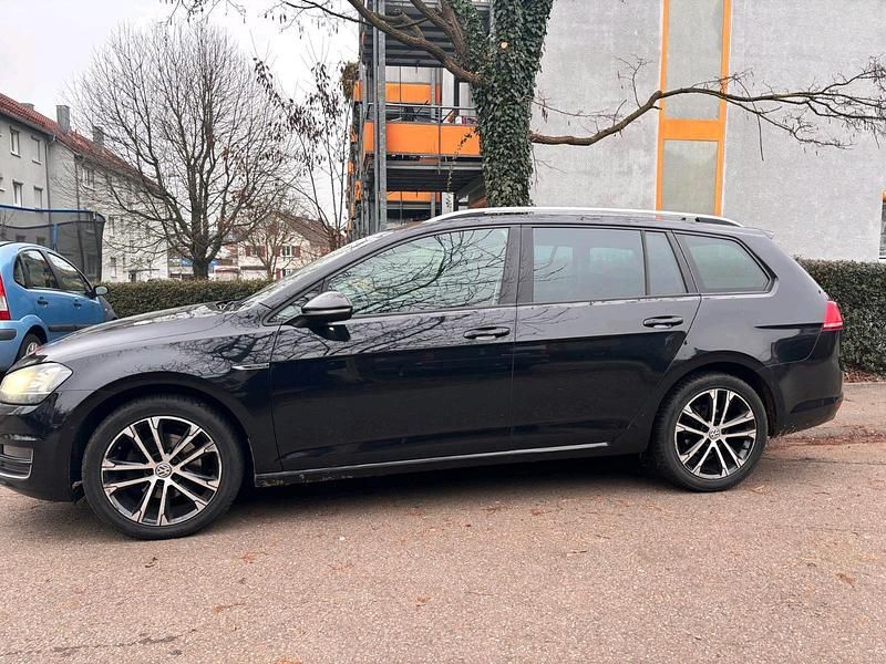 Schwarz Gebraucht 2015 VW Golf VII Kombi | 6.600 € (Guter Preis) - Bild 1/4
