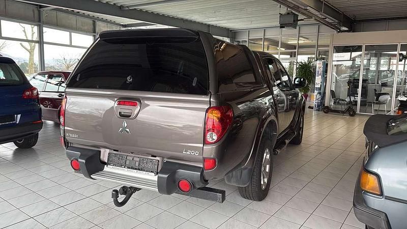 Granitbraun (m) Gebraucht 2014 Mitsubishi L200 Intense Abholung | 15.450 € (Teuer) - Bild 1/4