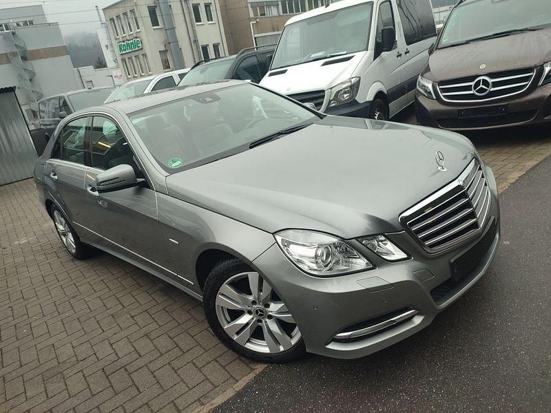 Gebraucht Mercedes E200 184 PS (135 kW) 2010 Grau Limousine