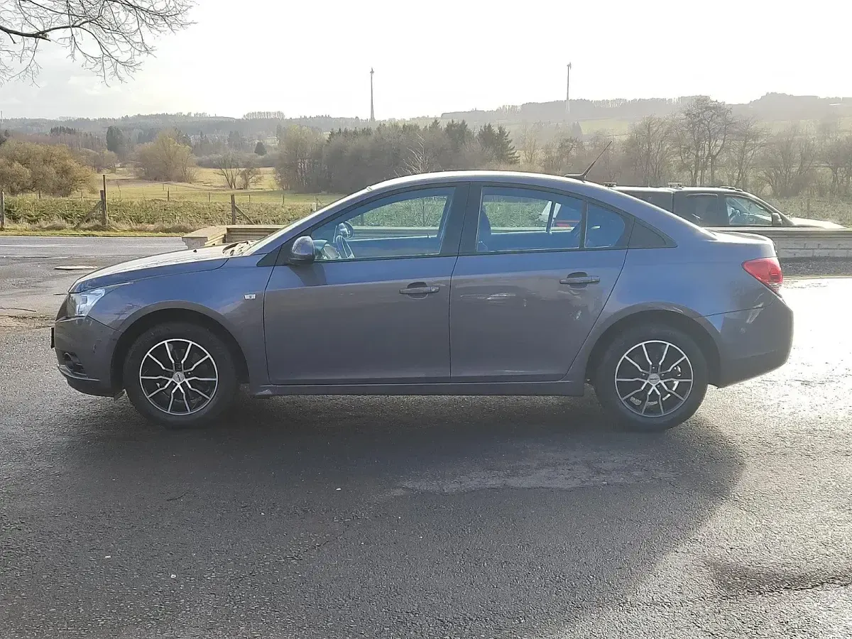 Gebraucht Chevrolet Cruze LT 160 PS (117 kW) 2012 Grau Limousine