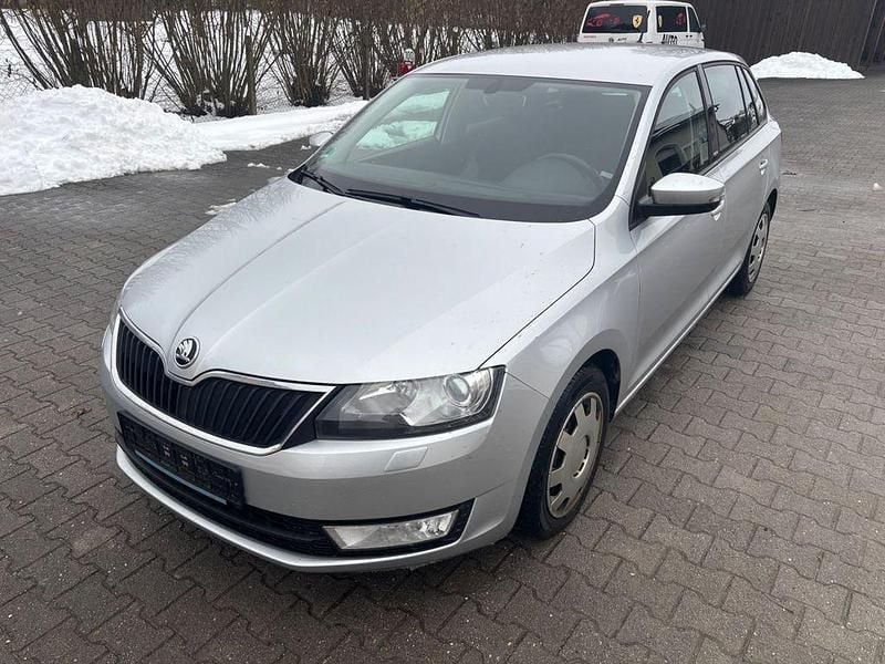 Gebraucht Skoda Rapid Joy 90 PS (66 kW) 2016 Silber Kleinwagen