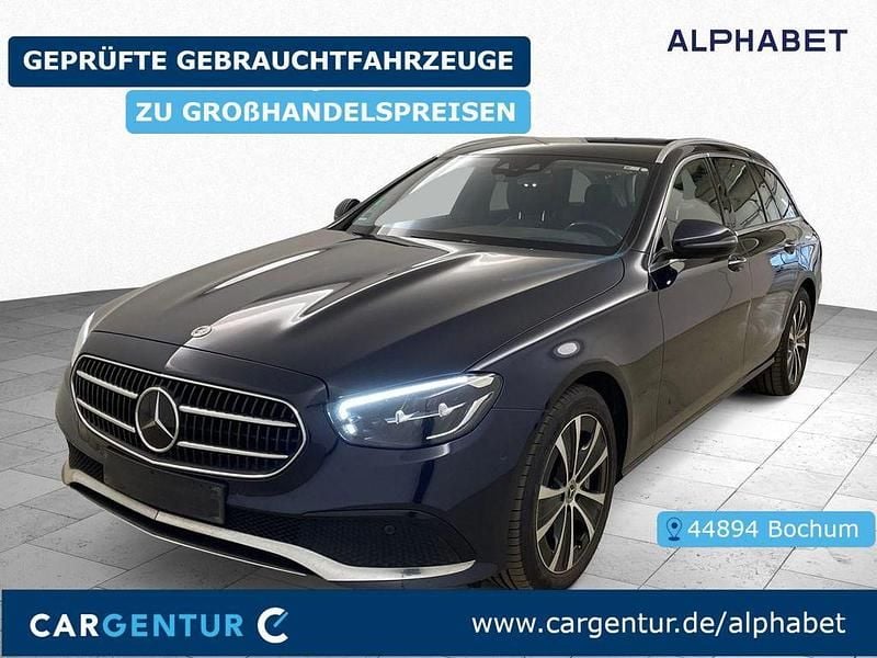 Blau Gebraucht 2022 Mercedes E300 Avantgarde Limousine | 22.707 € (Superpreis) - Bild 1/2