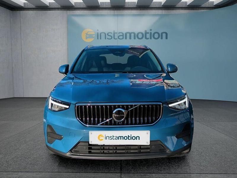 Gebraucht Volvo XC40 Core 197 PS (144 kW) 2023 Blau SUV