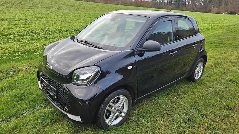 Schwarz Gebraucht 2021 Smart ForFour Electric Drive Kleinwagen | 8.750 € (Guter Preis) - Bild 1/4
