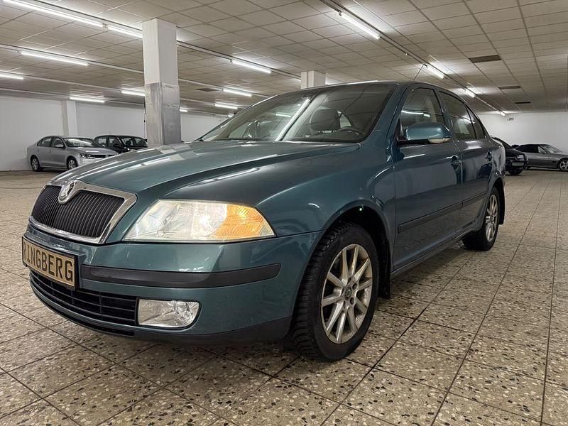 Grün Gebraucht 2005 Skoda Octavia Elegance Limousine | 1.698 € (Fairer Preis) - Bild 1/4