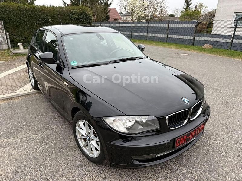 Gebraucht BMW 116 Advantage 116 PS (85 kW) 2011 Schwarz Kleinwagen