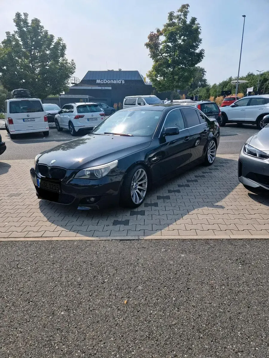 Gebraucht BMW 523 177 PS (130 kW) 2005 Schwarz Limousine