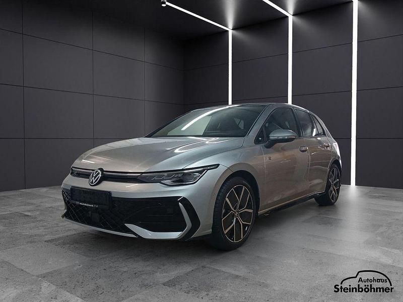 Oyster silver (silber) Gebraucht 2024 VW Golf VIII R-line Limousine | 42.707 € - Bild 1/4