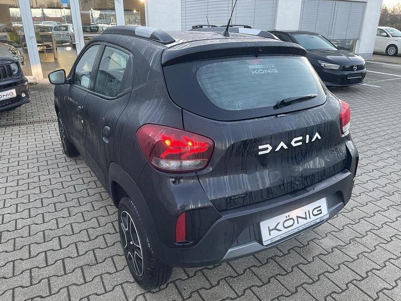 Gebraucht Dacia Spring Essentiel 19 kW (26 PS) 2023 Magmaschwarz Kleinwagen